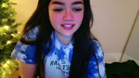 Snapshot of annatigarr chatting on 04-07-26, 02:01 meow online show from 04-07-26, 02:01