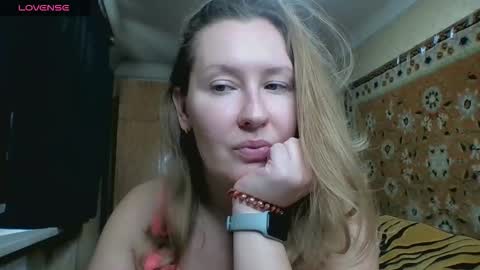 AnnaXLovers online show from 10-27-25, 10:19