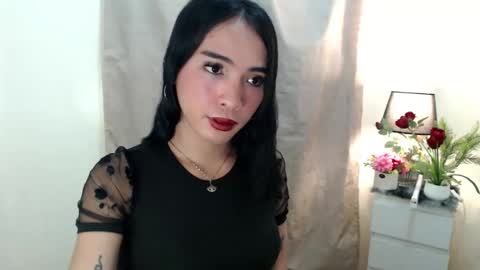 Snapshot of anne_kourtney chatting on 11-29-25, 12:52 vanessa online show from 11-29-25, 12:52