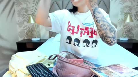 Anne online show from 05-28-26, 03:26