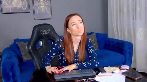 Anne online show from 10-20-25, 04:57