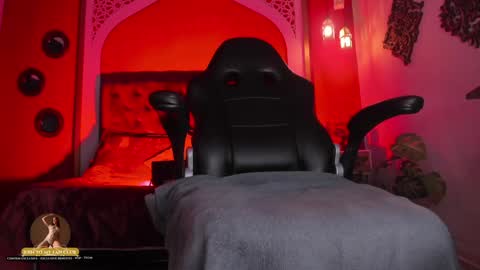 Snapshot of annejane_ chatting on 01-29-25, 10:43 Anne online show from 01-29-25, 10:43