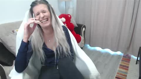 Anna online show from 05-12-26, 05:15