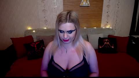 AnnessixReign online show from 12-29-24, 06:24