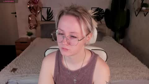 Joyce Howard online show from 03-30-26, 02:34