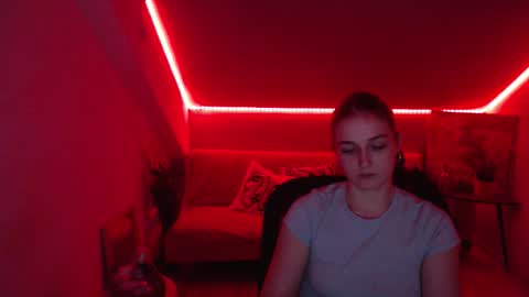 annewilsonn online show from 02-03-26, 01:27