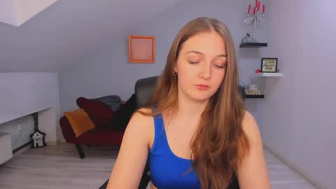 Snapshot of annewilsonn chatting on 04-24-26, 01:13 annewilsonn online show from 04-24-26, 01:13