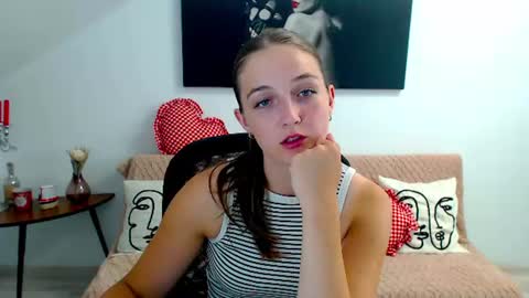 Snapshot of annewilsonn chatting on 07-17-26, 07:26 annewilsonn online show from 07-17-26, 07:26