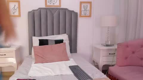 anni_honeyrivera online show from 03-04-25, 11:00