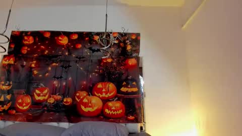 Camila  Anni online show from 10-21-25, 01:06