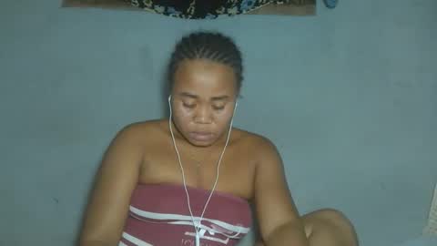 Snapshot of annick98 chatting on 04-18-26, 07:29 annick98 online show from 04-18-26, 07:29