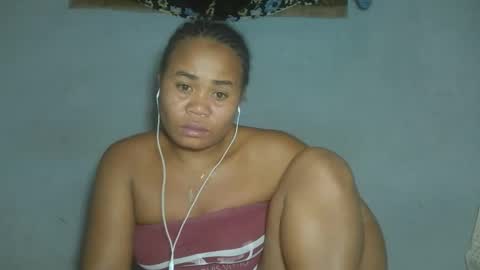 Snapshot of annick98 chatting on 04-18-26, 08:31 annick98 online show from 04-18-26, 08:31