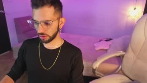 Snapshot of annie_and_ryan chatting on 12-18-25, 04:29 Annie And Ryan online show from 12-18-25, 04:29