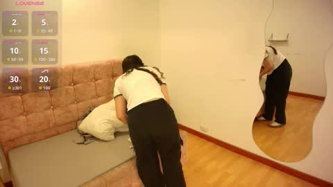 Snapshot of annie_bonnie_ chatting on 02-26-26, 11:31 Annie Bonnie online show from 02-26-26, 11:31