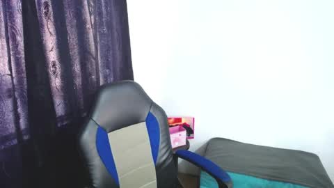 Snapshot of annie_doll1 chatting on 07-15-26, 06:57 Annie3 online show from 07-15-26, 06:57