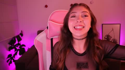 Snapshot of annie_evans24 chatting on 01-06-25, 12:16 Annie Evans online show from 01-06-25, 12:16