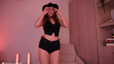 Annie Evans online show from 10-31-25, 08:43