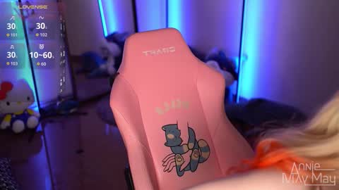 Annie May   online show from 11-02-25, 01:13