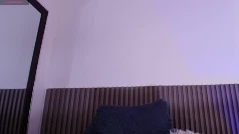 Snapshot of annie_paradisee chatting on 04-21-26, 01:42 Annie online show from 04-21-26, 01:42