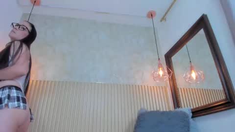 Snapshot of annie_paradisee chatting on 05-11-26, 11:57 Annie online show from 05-11-26, 11:57
