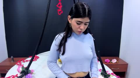 Snapshot of annie_sweet_1 chatting on 02-18-26, 03:52 Annie online show from 02-18-26, 03:52