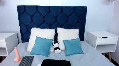 Snapshot of annie_thompsonn_ chatting on 02-16-26, 11:45 Annie online show from 02-16-26, 11:45