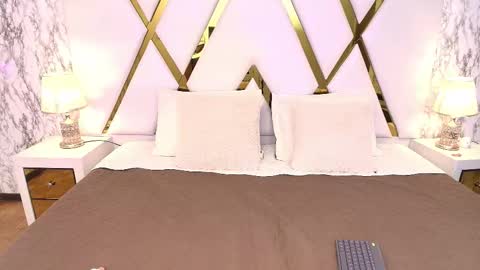 Snapshot of annie_thompsonn_ chatting on 02-24-26, 12:30 Annie online show from 02-24-26, 12:30