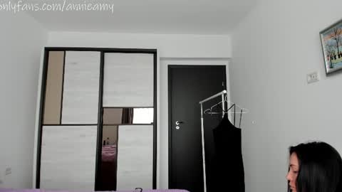 Snapshot of annieamy chatting on 06-12-26, 12:37 Annie online show from 06-12-26, 12:37