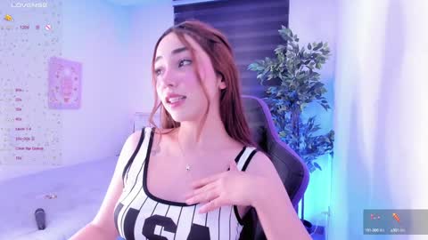 Snapshot of anniebrie chatting on 02-06-25, 05:14 Cassandra online show from 02-06-25, 05:14