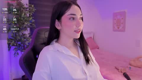 Snapshot of anniebrie chatting on 11-26-25, 05:52 Cassandra online show from 11-26-25, 05:52