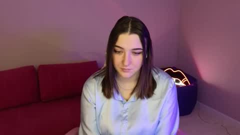 Annie online show from 10-14-25, 01:06