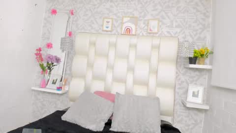 Snapshot of anniee_love_ chatting on 03-07-25, 12:45 Anto online show from 03-07-25, 12:45