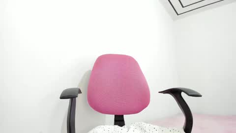 Snapshot of anniegray_12 chatting on 02-21-25, 09:22 Annie online show from 02-21-25, 09:22