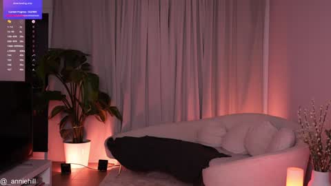 Snapshot of anniehillofficial_ chatting on 01-25-25, 11:11 anniehillofficial_ online show from 01-25-25, 11:11