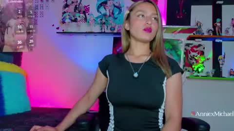 Snapshot of anniexmichael chatting on 07-13-26, 01:58 Annie Michael online show from 07-13-26, 01:58