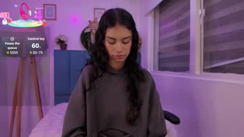 Annie Evans  online show from 12-19-25, 04:14