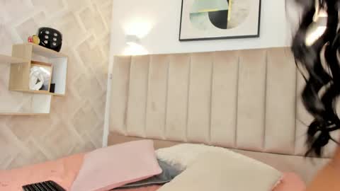 Annie Queen online show from 04-09-26, 02:22