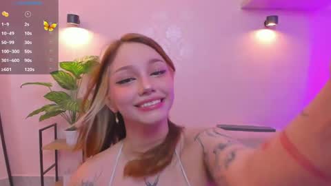 Snapshot of anniita_ chatting on 05-14-26, 02:51 VIVIANNA online show from 05-14-26, 02:51