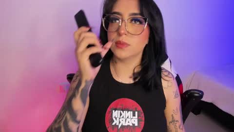 Annika online show from 09-19-25, 04:14