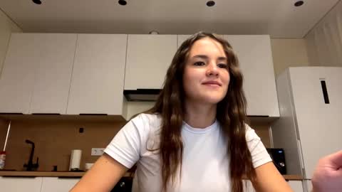 Leila Bruno online show from 09-10-25, 06:41