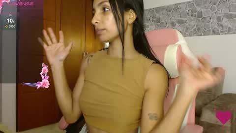 AnnaS online show from 09-30-25, 03:17