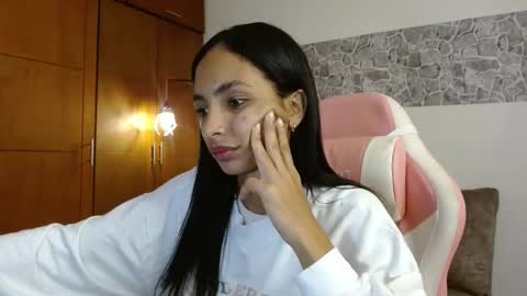AnnaS online show from 10-10-25, 03:11
