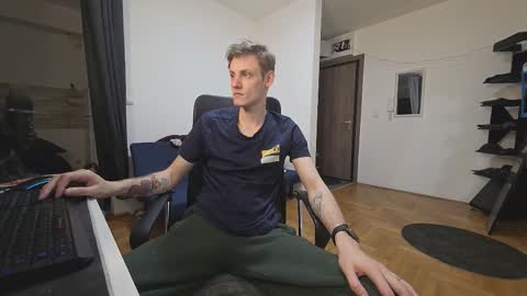    online show from 11-19-25, 07:03