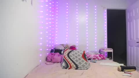  INDEPENDENT MODEL next srteam 240624 online show from 12-30-24, 03:58