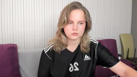 Snapshot of anny_love_you chatting on 09-18-25, 10:06 anny_love_you online show from 09-18-25, 10:06