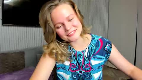 Snapshot of anny_love_you chatting on 10-18-25, 06:41 anny_love_you online show from 10-18-25, 06:41