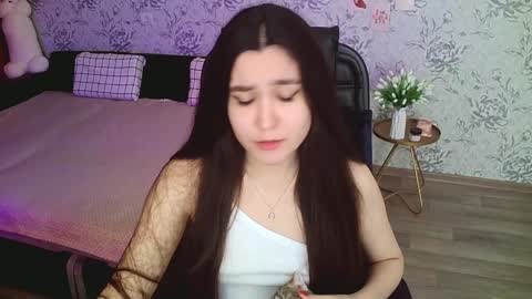 Annie online show from 12-28-24, 12:24