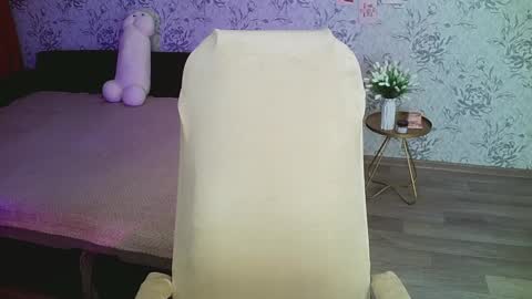 Annie online show from 01-24-25, 03:54