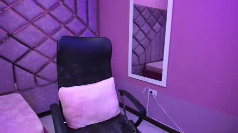 Anny online show from 02-16-26, 06:59