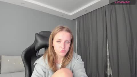 AnnyFourse online show from 12-18-24, 05:04